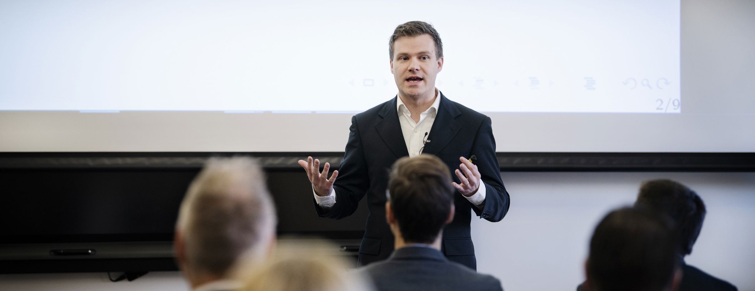 Postdoktor Lassi Ahlvik fra Institutt for samfunnsøkonomi har klimaøkonomi og bærekraft som to av sine ekspertiseområder. 