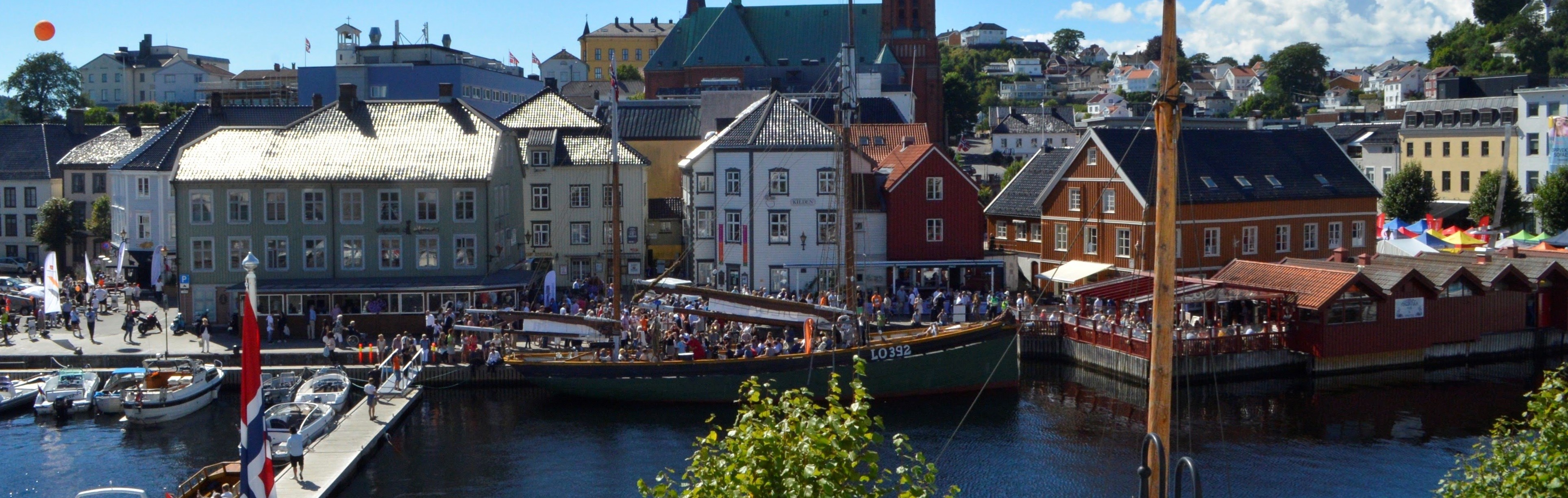 Arendalsuka ble første gang arrangert i 2012. I fjor klarte arrangøren å få inn mer enn 1000 frokostmøter, debatter og samtaler på programmet. Foto: Arendalsuka (2016)