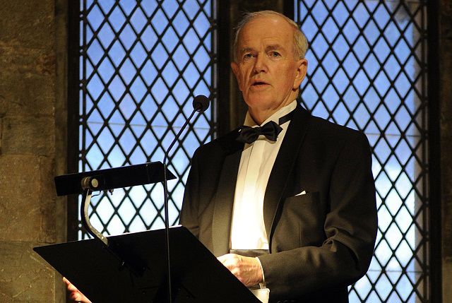 NHH med storslått feiring av sitt 75-årsjubileum. Professor Sandmo holdt en nydelig tale i Håkonshallen i Bergen. 