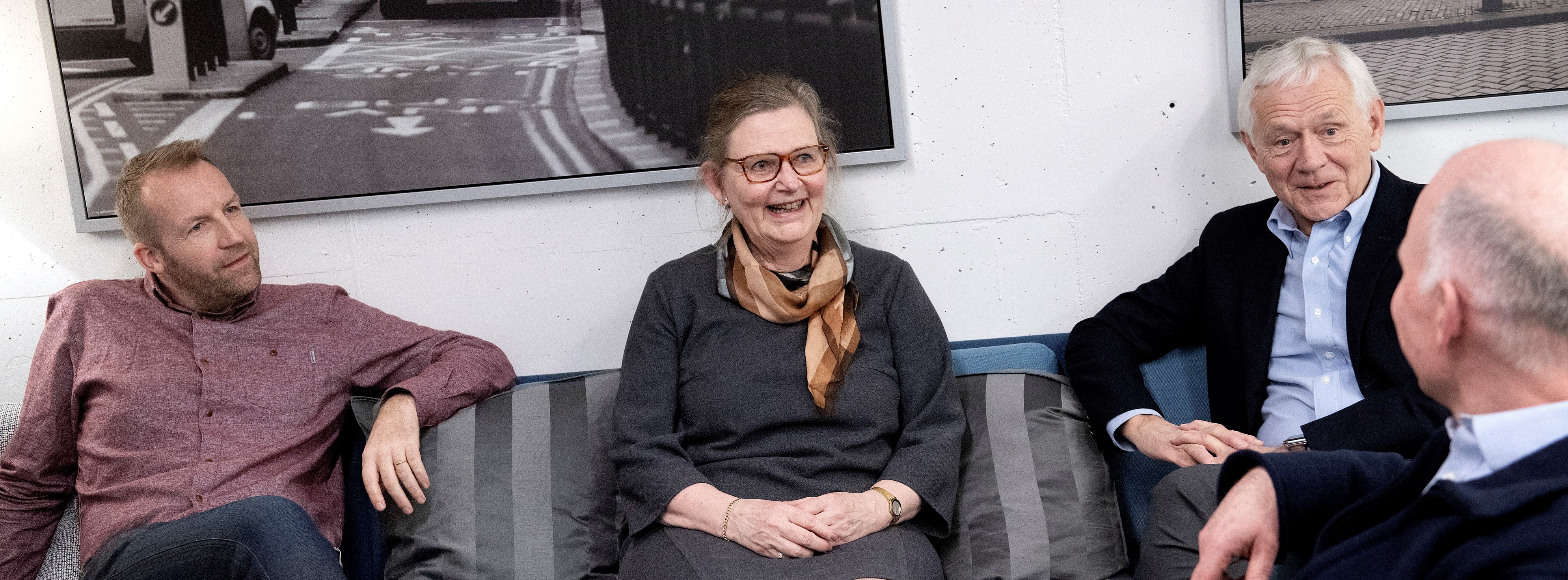 Kolleger ved Institutt for samfunnsøkonomi ved NHH. Professorene Stig Tenold, Siri Pettersen Strandenes, Victor D. Norman og Eirik Gaard Kristiansen. Foto: Helge Skodvin 