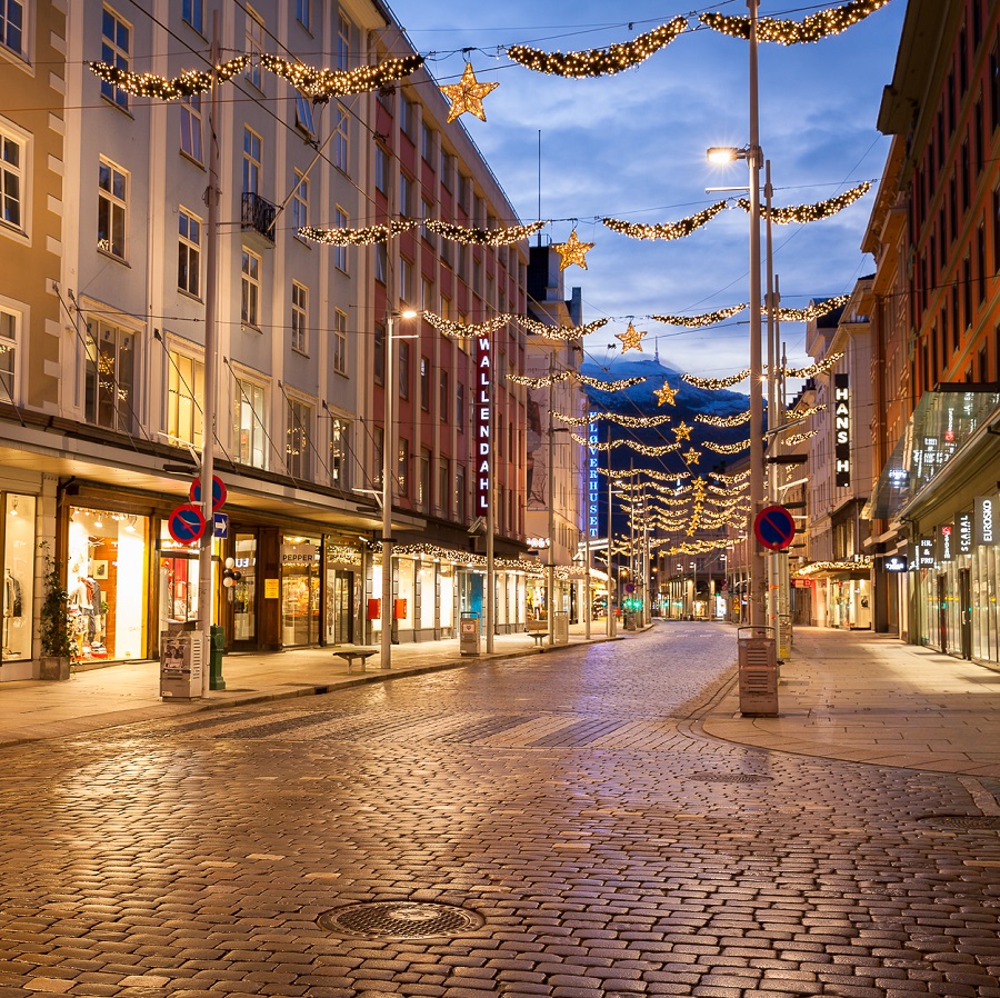 Strandgaten i Bergen. Av Svein-Magne Tunli