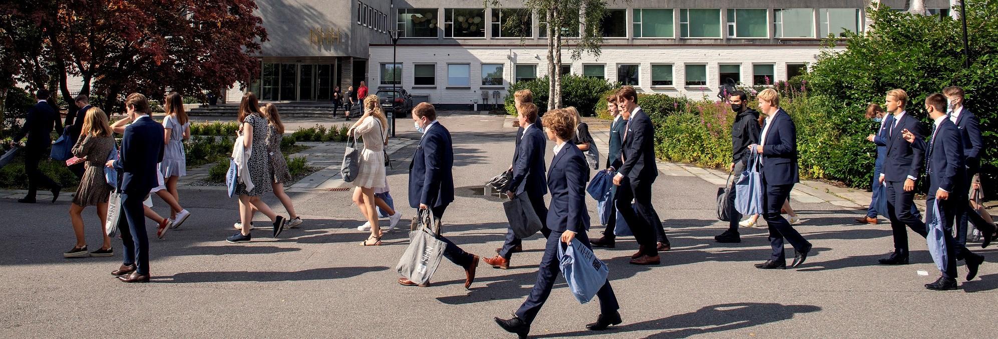 I dag ble årets nye bachelorstudentene immatrikulert på Norges Handelshøyskole. De 570 studentene har fått studieplass på Norges mest populære studieprogram. Foto: Helge Skodvin