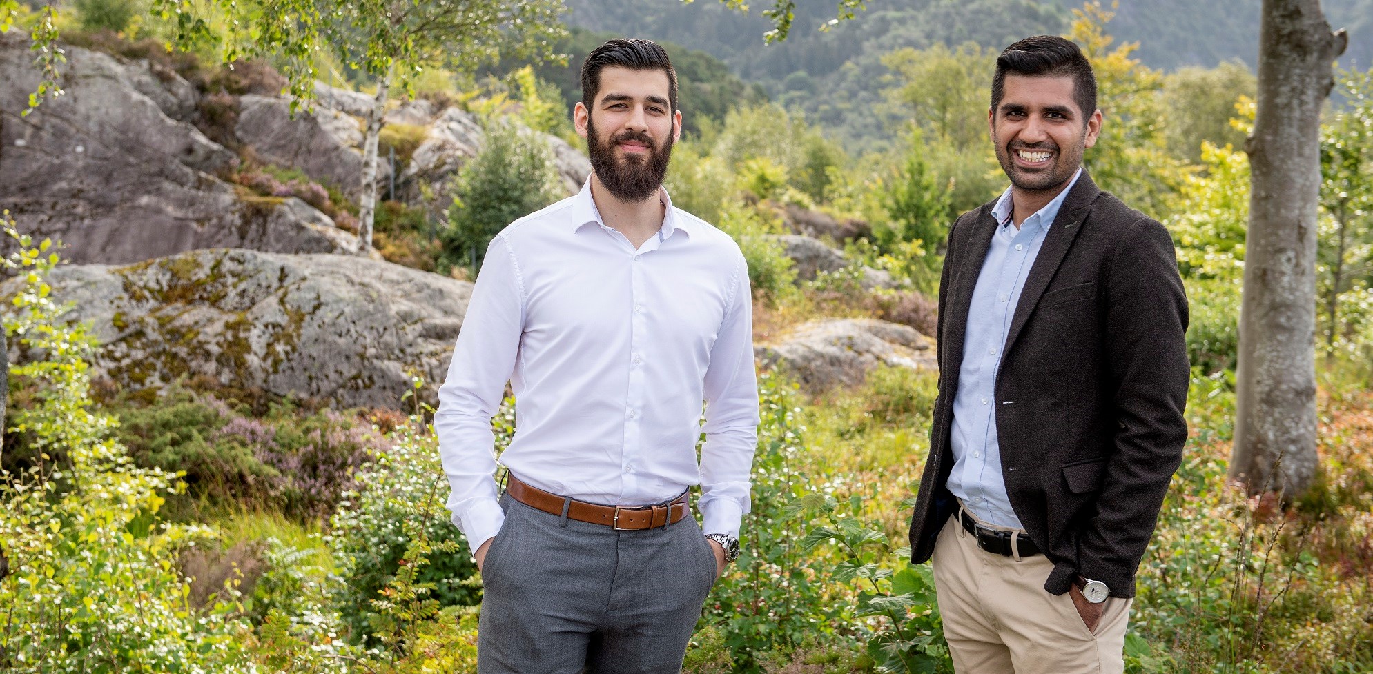 This semester Ibrahim Pelja (left) and Hussnain Bashir launches the new master´s course «Sustainability and ESG Reporting». `We want the students to understand that the most important part of the course is transparency and honesty. Companies not only need to have a sustainable business model, but they also need to communicate their environmental and social impact with transparency. This is our message to the students´, Bashir says. FOTO: Helge Skodvin