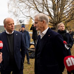 I Hurdalsplattformen har Ap og Sp blitt enige om å redusere verdsettelsesrabatten på aksjer og næringseiendom ved utregning av formuesskatt, skriver førsteamanuensis ved Institutt for foretaksøkonomi Øystein Thomassen i DN.  Foto: Arbeiderpartiet