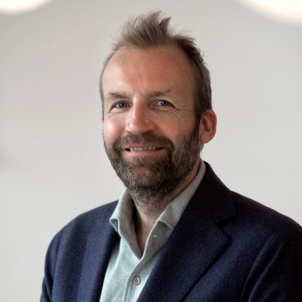 Som prorektor for utdanning, får Stig Tenold ansvar for NHHs utdanningsvirksomhet. Det innebærer strategisk utvikling og kvalitet på studieprogrammene, både med hensyn til det faglige og pedagogiske innholdet