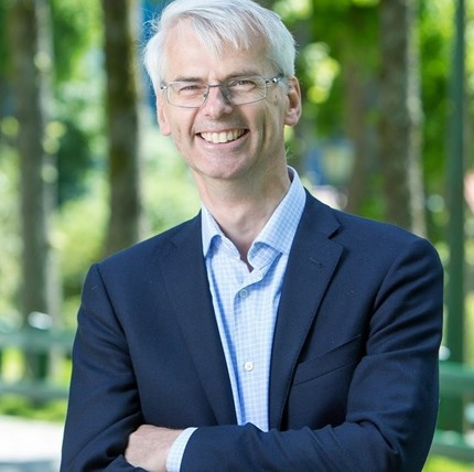 NHH-rektor Øystein Thøgersen deltar på to debatter under Arendalsuka nest uke. – Et utstrakt og godt samarbeid med nærings- og organisasjonsliv gjør at vi i år kan delta på hele 16 arrangementer, sier Thøgersen. 