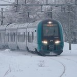 Tog, vinter. Av wikimedia, Øyvind Holmstad