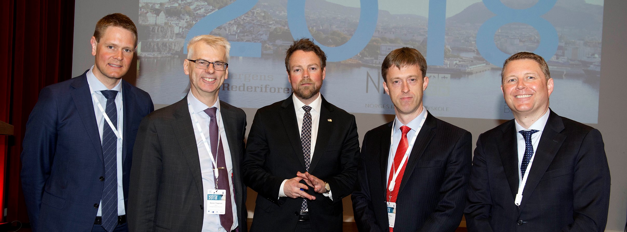 Fem sentrale på shippingkonferansen: Toppsjefen i Norges Rederiforbund Harald Solberg, NHH-rektor Øystein Thøgersen, minister Torbjørn Røe Isaksen, shippingforsker og professor Roar Os Ådland og styreleder i Bergens Rederiforening Geir Mjelde.